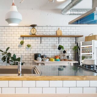 Gew�rzregal mit K�chenreling